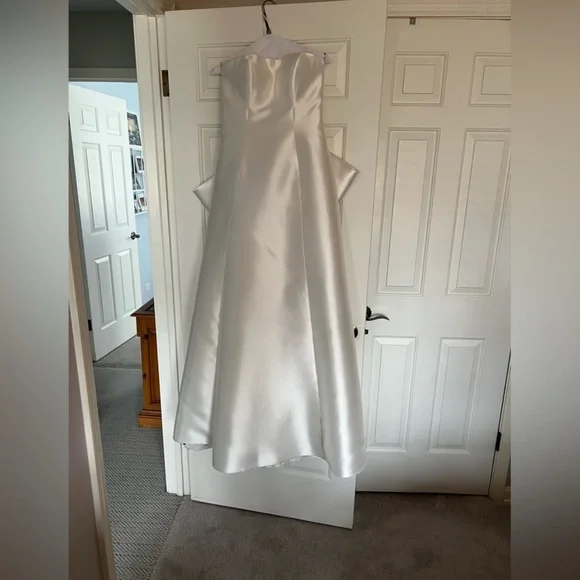 Pronovias Atelier Wedding Dress - Picture 5 of 6